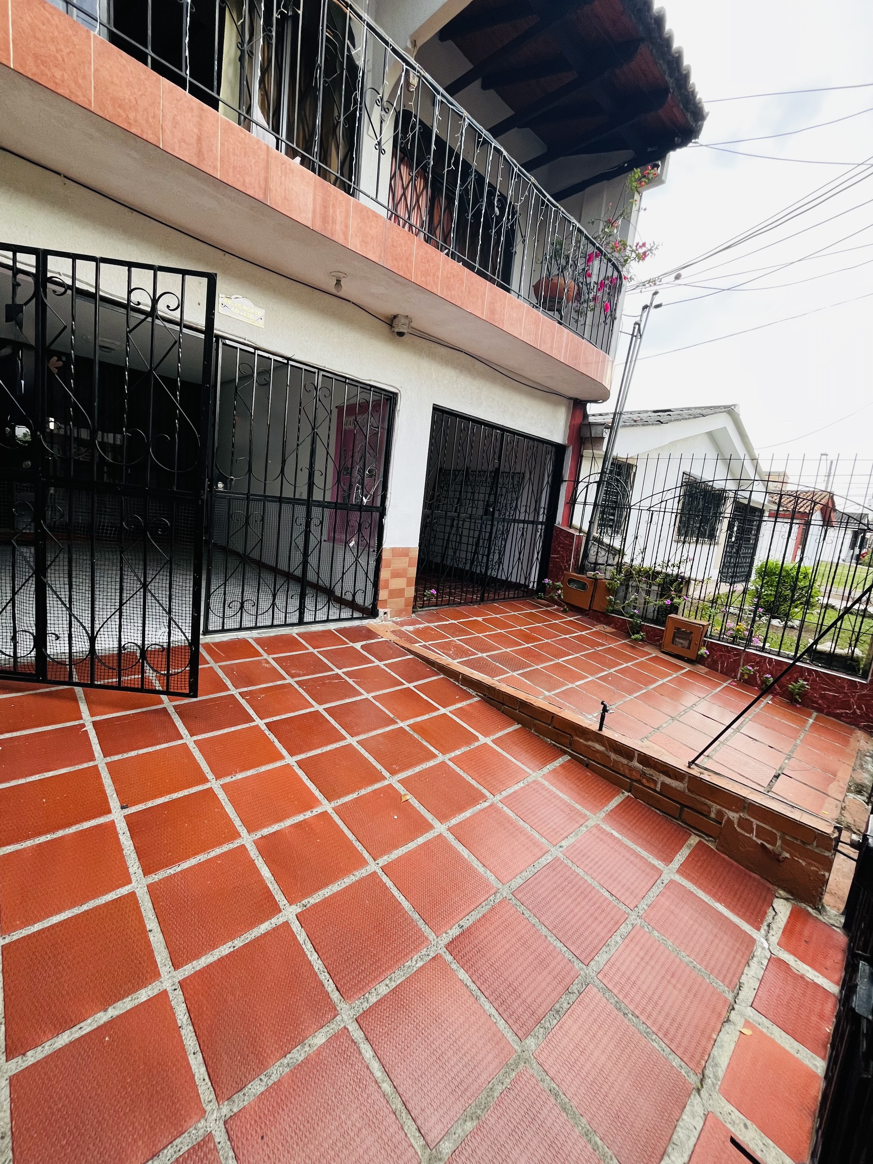 Foto 5 de Casa en venta Vipasa | 2 pisos independientes 