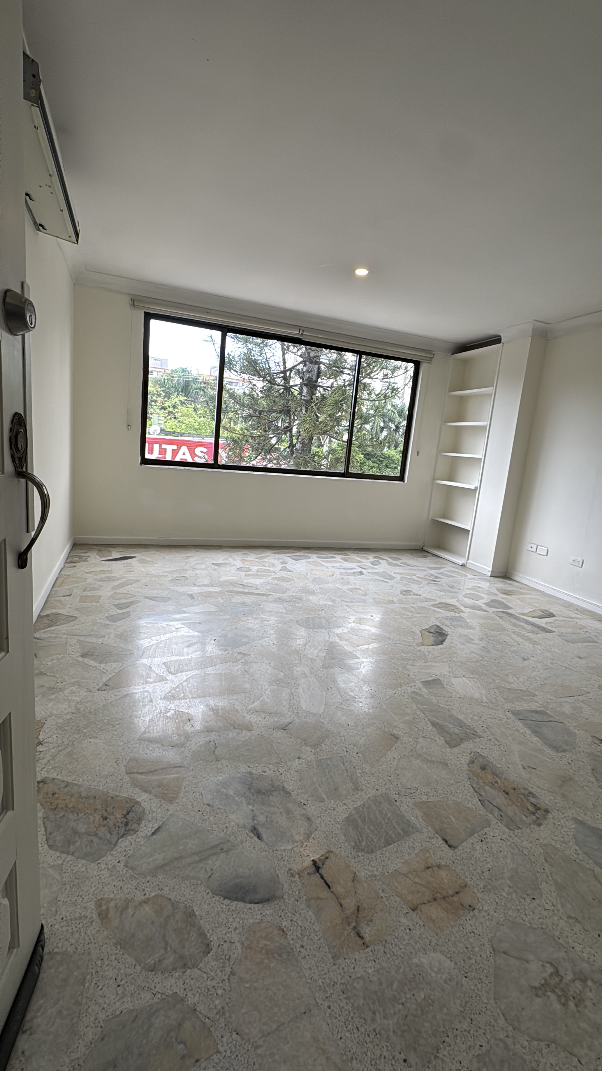 Foto 2 de Apartamento en alquiler 3 piso | Ciudad Jardín (sur de Cali)