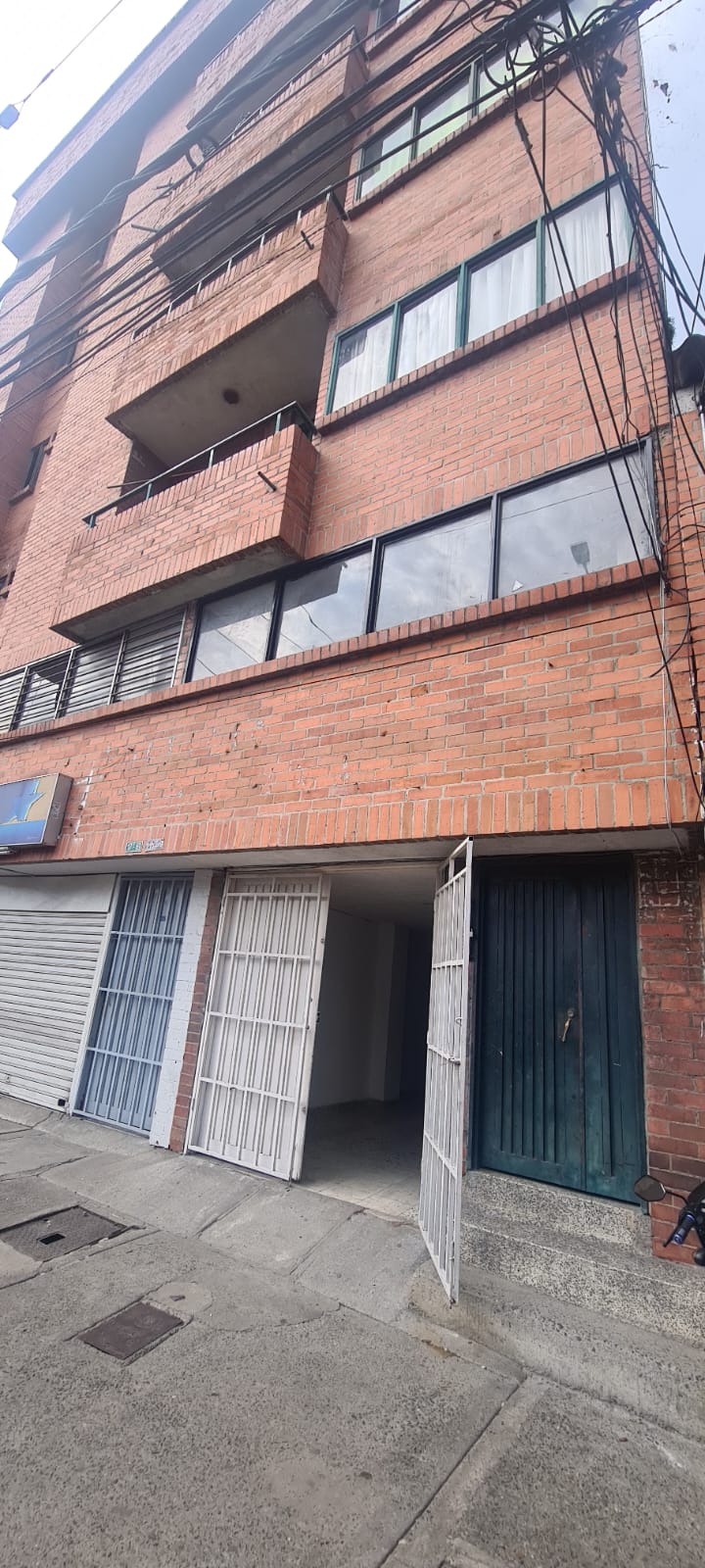 Foto 1 de Local Comercial | Saavedra Galindo